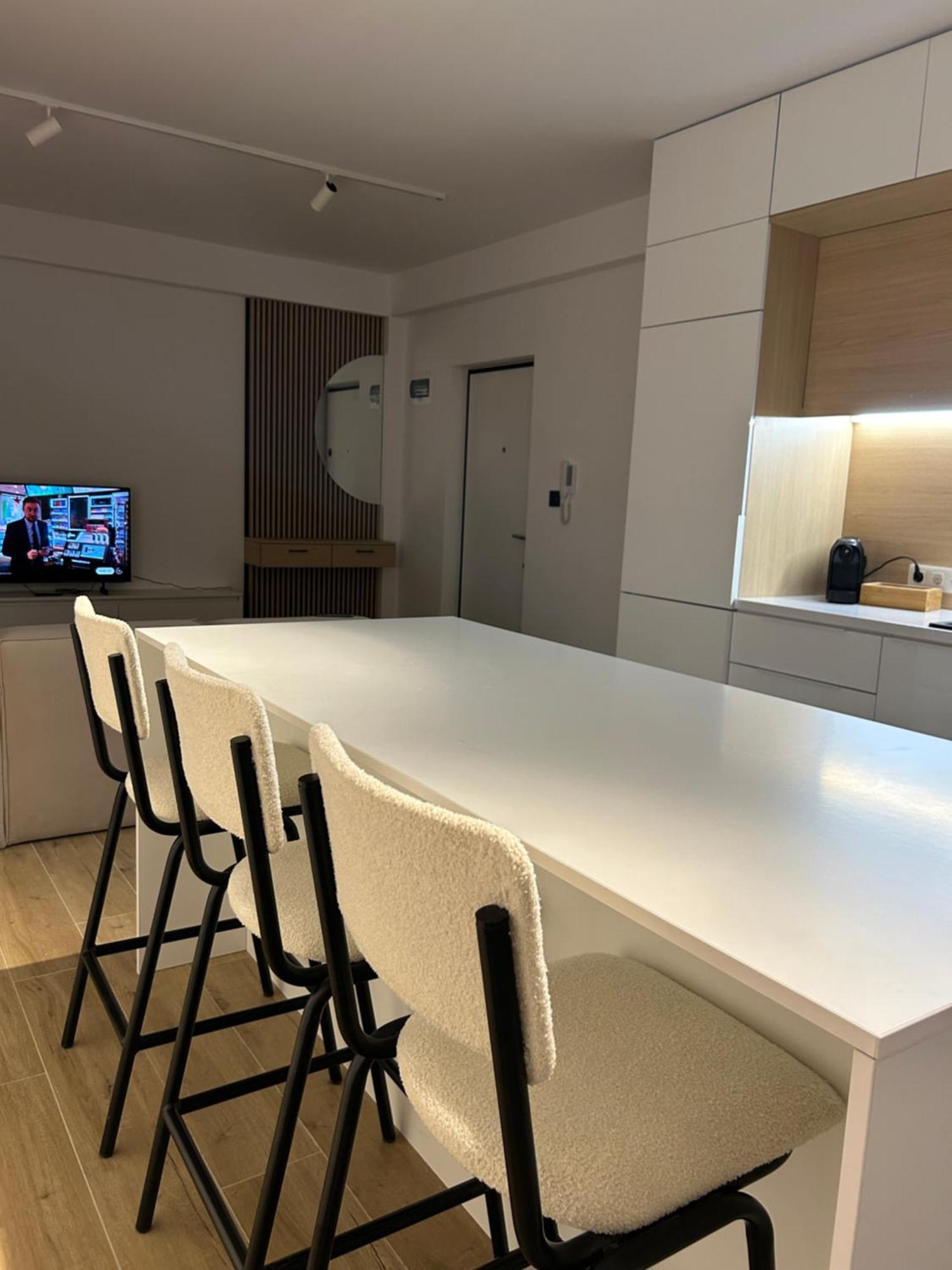 Mirror Apartments Сату Маре Екстериор снимка